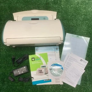 Provo Cricut Create Bundle Complete Scrapbooking Set with Cords Manuals CRV20001 - Bild 1 von 5