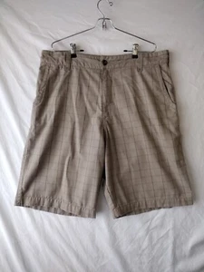 EUC VTG Y2K Billabong Walk Shorts Plaid Beige Mens Size 36 - Picture 1 of 12