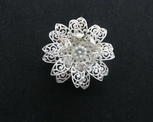 VTG Fashion C. TRIFARI White Enamel Filigree Flower Brooch Pin - Bild 1 von 7