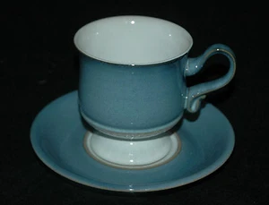 SCHÖNE DENBY STEINGUT TASSE & UNTERTASSE KASTILIENMUSTER - Bild 1 von 2