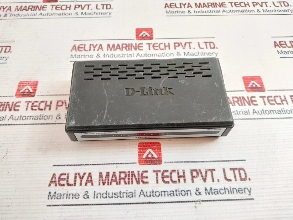 D-link DES-1008A 10/100 Fast Ethernet Switch 1A 5V OES1008AE….C3E - Image 1 of 4