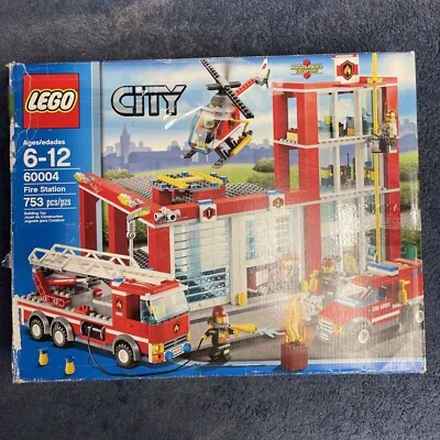 LEGO City 60004 Estación de Bomberos Completa 90% Sellada con Caja e Instrucciones  Foto 1 de 4