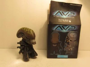 2015 Fox Alien VS Predator AVP Titans Xenomorph! 4,5" große Vinyl Figur mit Box - Bild 1 von 1