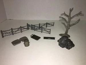 9 Vintage Marxs Play Set Pieces - Bild 1 von 4