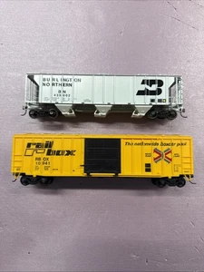 Ho Scale Athern Rollingstock Lot Of Two, BN, Railbox Boxcar & Grain Hopper - Bild 1 von 13