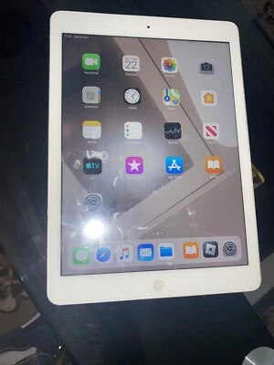 Apple iPad Air 1st Generation - Image 1 of 4