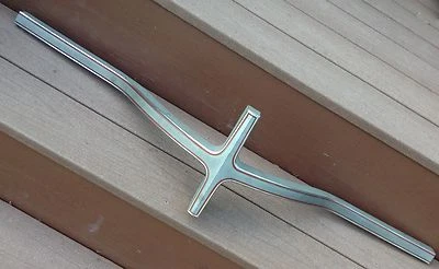 Chrysler 300 1967 convertible parrilla inserción fabricante de equipos originales Mopar parte # 67018171  Foto 1 de 4