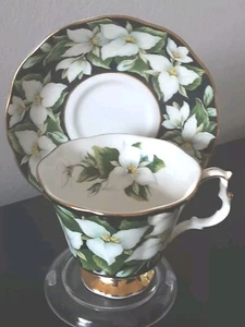 Vintage Royal Albert Bone China Provincial Flowers Trillium Cup & Saucer - Picture 1 of 8