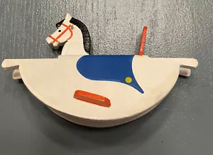 Adorno de Navidad de Papá Noel pintado a mano de madera hecho en Alemania Oriental - Imagen 1 de 6