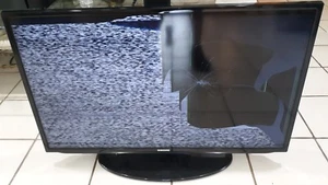 Samsung Un40EH5300F Complete set of parts cracked TV. Offer UP on needed Parts! - Picture 1 of 5