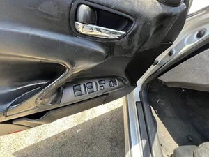 Interruptor de puerta delantero LEXUS IS250 06 07 08 - Imagen 1 de 1