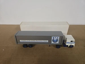 Remolque tractor K Winross 1/64 STX Caballeros de la Ruta Herradura Dorada - Imagen 1 de 6