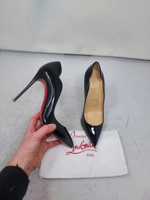 Christian Louboutin EU 39 US 9 Black Hot Chick Scallop Patent Leather Pump Shoe - Image 1 of 4