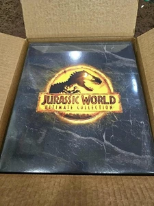 Jurassic World Ultimate Collection 4k UHD Blu-ray con estatua nuevo como nuevo  - Imagen 1 de 10