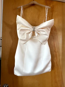 TOTALMENTE NUEVO Mini Vestido Bronx and Banco Evie Lazo Satinado, Talla Pequeña - Imagen 1 de 11