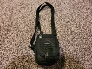 Custodia piccola fotocamera Samsonite con tracolla e vita FID: 30 - Foto 1 di 11