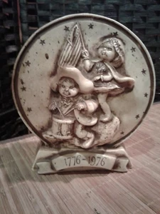 Vintage 1776 - 1976 Bicentennial Patriotic Celebration Plastic Savings Bank - Picture 1 of 5