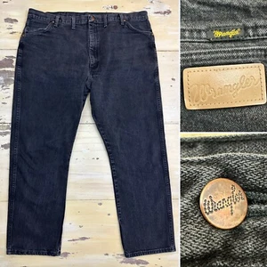 Pantalones de mezclilla negros WRANGLER - 13MWZWK corte vaquero sombra descolorida, adecuados para hombre 44 x 30 - Imagen 1 de 15