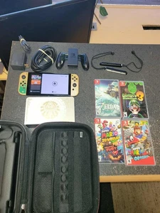 Nintendo Switch OLED Zelda Konsole und Bundle, 4 Spiele, Hülle, etc. - Bild 1 von 8