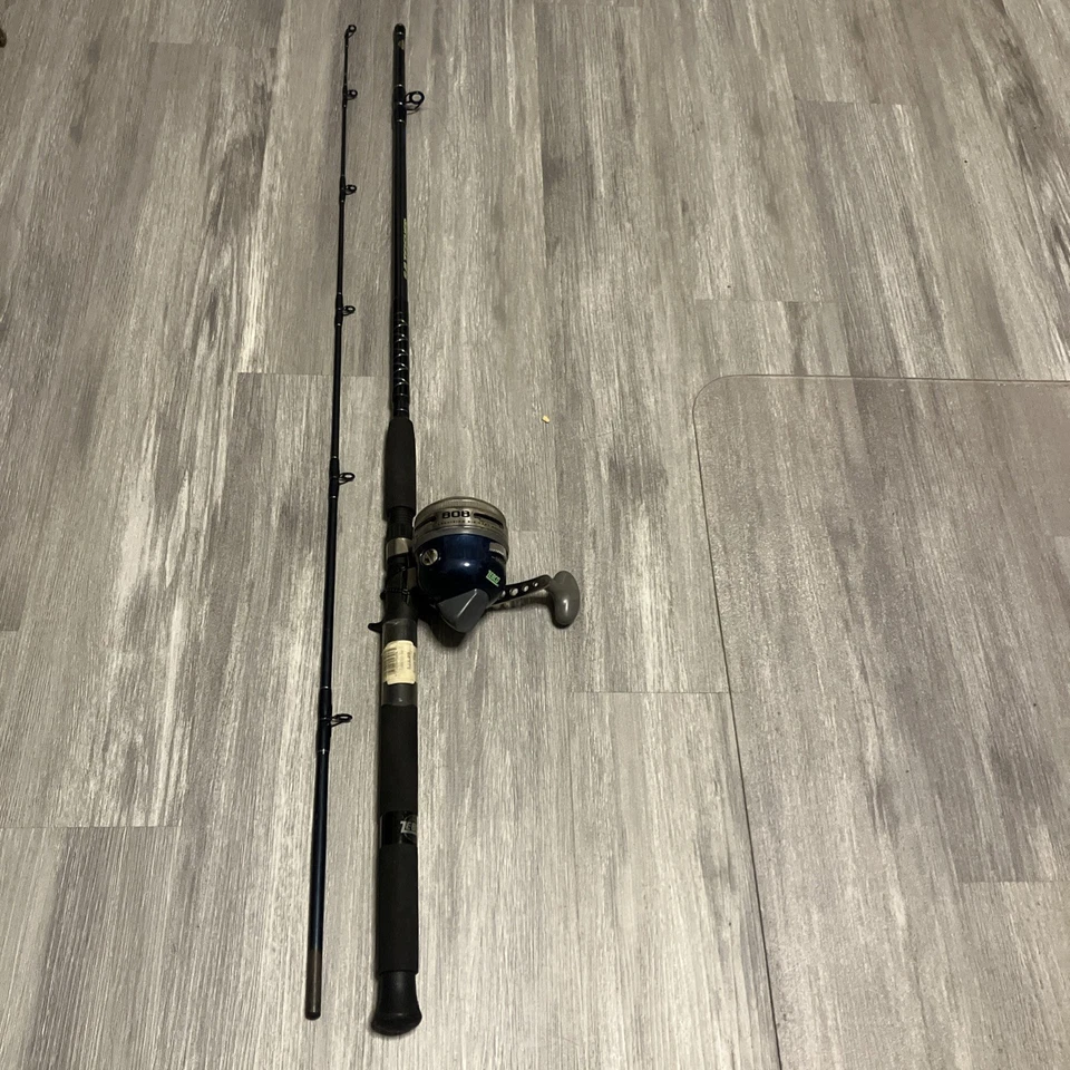 Zebco 808 Spincast Reel and Fishing Rod Combo 7-Foot 2-Piece Rod Size 808 Reel - Image 1 of 1