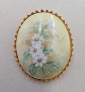 Handpainted Floral Porcelain Brooch Pin Daisy Flowers Oval Artisan Cottage Core  - Picture 1 of 4
