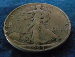 1944P 1944 P WALKING LIBERTY 90% SILVER HALF DOLLAR 50C Cent Fifty 1/2 - Picture 1 of 6