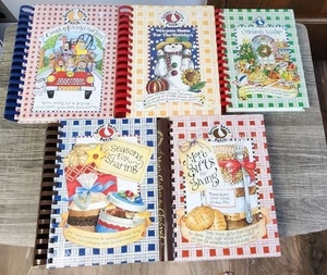 Gooseberry Patch Cookbooks Lot Of 6 Christmas Entertaining Country Friends Gifts - Picture 1 of 19