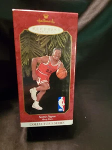Scottie Pippen - Chicago Bulls - 1999 Baloncesto Sello Ornamento NBA - NUEVO - Imagen 1 de 1