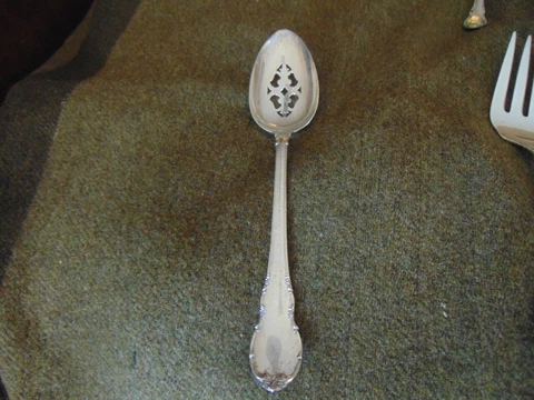 Lunt 925  Sterling Silver Modern Victorian Pierced Serving Spoon 8 3/8 Inches Cover