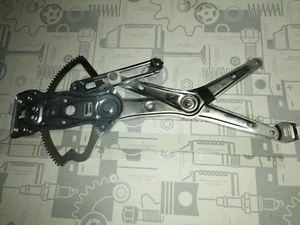 Elevalunas Mercedes Benz 202 Clase C delantero derecho eléctrico 2027201646 nos. - Imagen 1 de 4