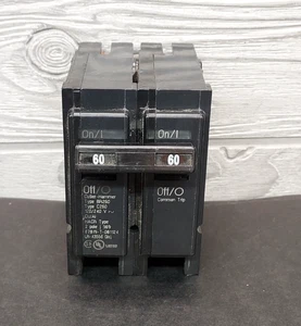 Martello Taglierina BR260 Interruttore 60A 60 Amp 2 Poli 120/240V - Foto 1 di 5