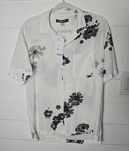 Urban Outfitters Herren Blumenmuster Knopfleiste Neu mit Etikett Größe Small - Bild 1 von 10