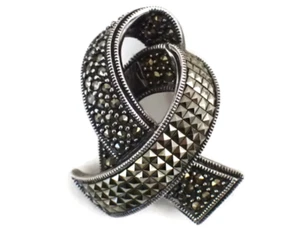 Spilla vintage firmata Judith Jack Sterling & Marcasite Ribbon Twist - Foto 1 di 6