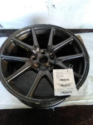 Tesla 2019 3 ruedas 18x8,5 aluminio Foto 1 de 4