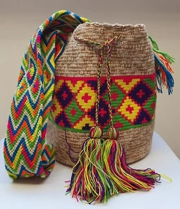 Wayuu Mochila Bag Authentic Handmade Colombian Shoulder Bag - Picture 1 of 2