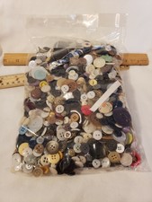 2 LB Lot of Vintage/Antique/Modern Buttons Great Lot for Crafting Collectors!