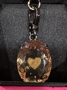 Juicy Couture 2012 gran ovalado grabado corazón encanto - Imagen 1 de 7