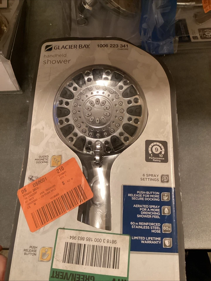 Ducha de mano Glacier Bay liberación a presión 6 funciones acabado cromado montado en la pared  Foto 1 de 1