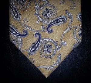 Roundtree & Yorke Tie Silk Gold White Gray Navy Paisley Design NIB t3078 - Picture 1 of 6