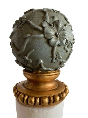 "Guirnalda floral compuesta remate de 4,75"" X 3,5"" decoración del hogar azul/gris" Foto 1 de 4