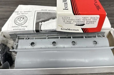 Intermountain Railway HO Kit 40299 Cylindrical Grain Car 4 Bay Hopper Undec - Image 1 of 4