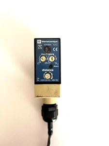 Telemecanique XUJ-T120318 Photoelectric Detector || Used || - Picture 1 of 5