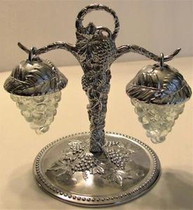 Godinger Salt and Pepper Shakers with Stand Godinger Silver Art Company in EC - Picture 1 of 17