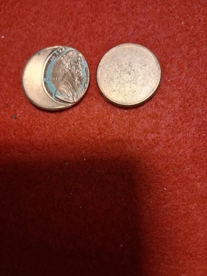 OFF CENTER Lincoln Cent & Other Blanc - Image 1 of 2