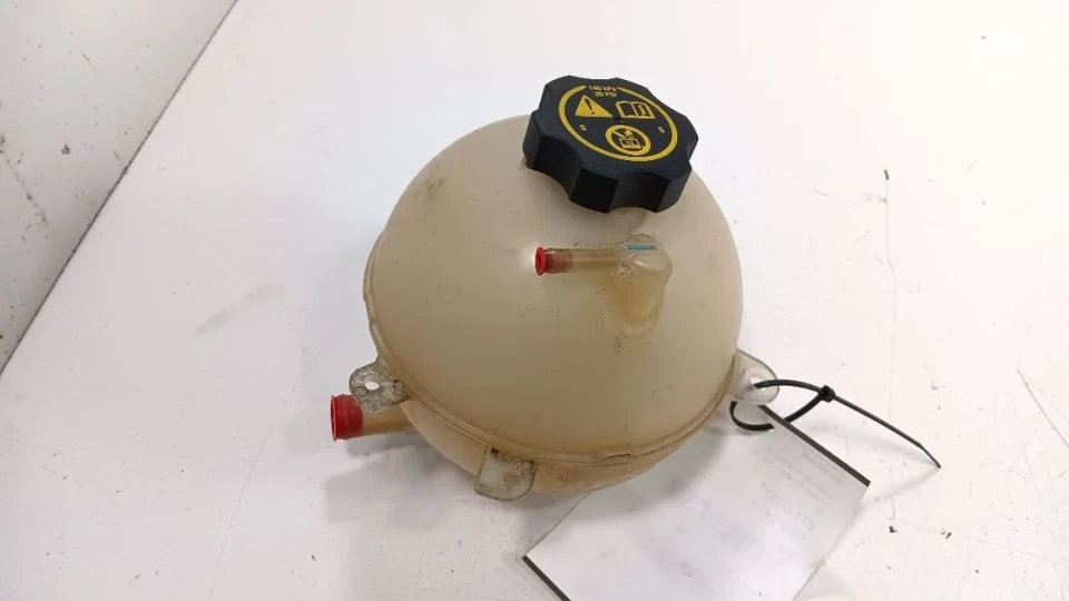 Depósito de refrigerante de desbordamiento de radiador para Chevy Malibu 16-20 Foto 1 de 4