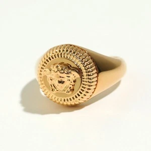 VENTA VERSACE Anillo Sello Cabeza de Medusa Emblema Tallado Logo Dorado Talla 15 NUEVO - Imagen 1 de 5