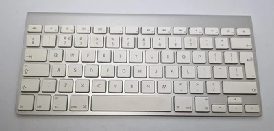 (DEFEKT) Apple Wireless Keyboard (A1314) - Bild 1 von 4