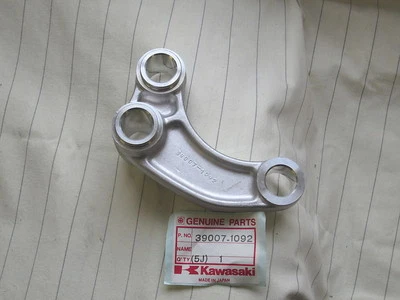 Brazo de suspensión Uni Trak Kawasaki KX80 J1 J2 1986-87 1986-86-87 39007-1092 NUEVO DE STOCK Foto 1 de 2