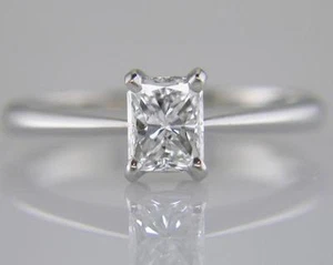Anillo de compromiso solitario de diamantes y platino 0,70 quilates certificado D VVS1 corte radiante - Imagen 1 de 1