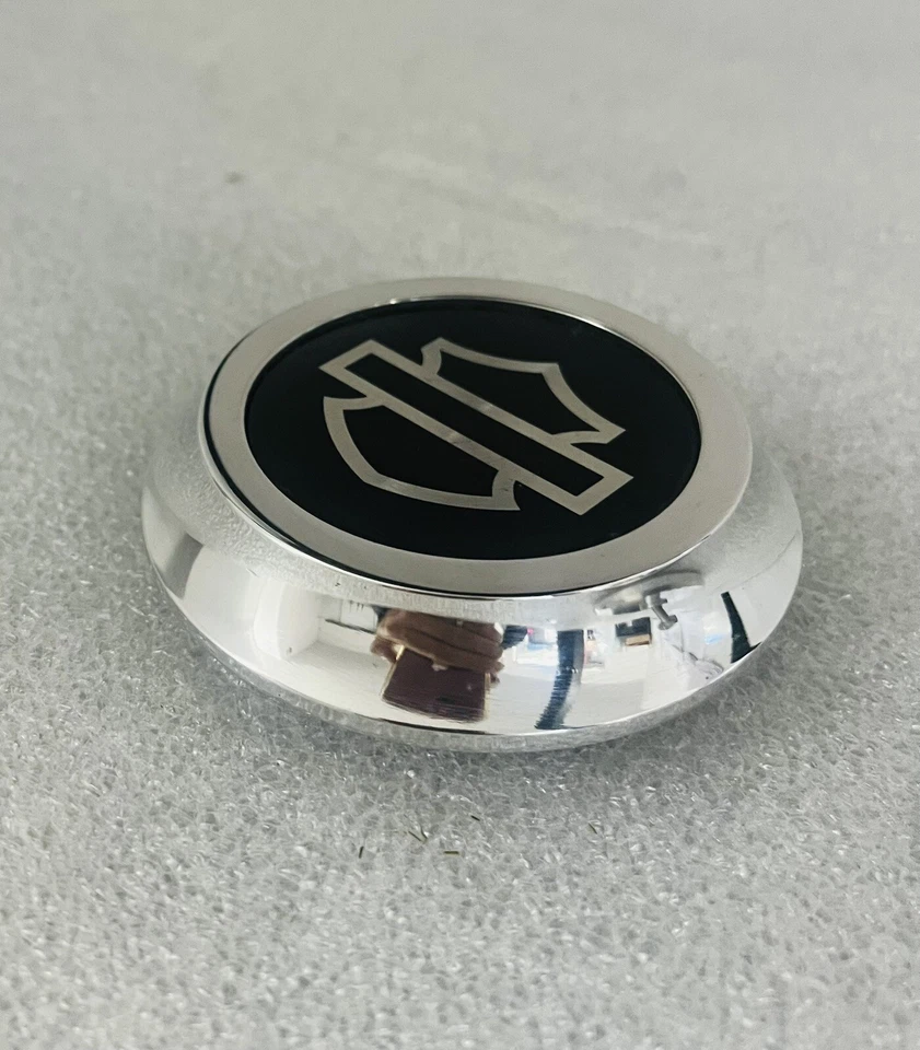 Rueda Harley Tri Glide FLHTCUTG 1 TAPA CENTRAL 2009-22 alto pulido OEM INTERCAMBIO Foto 1 de 4